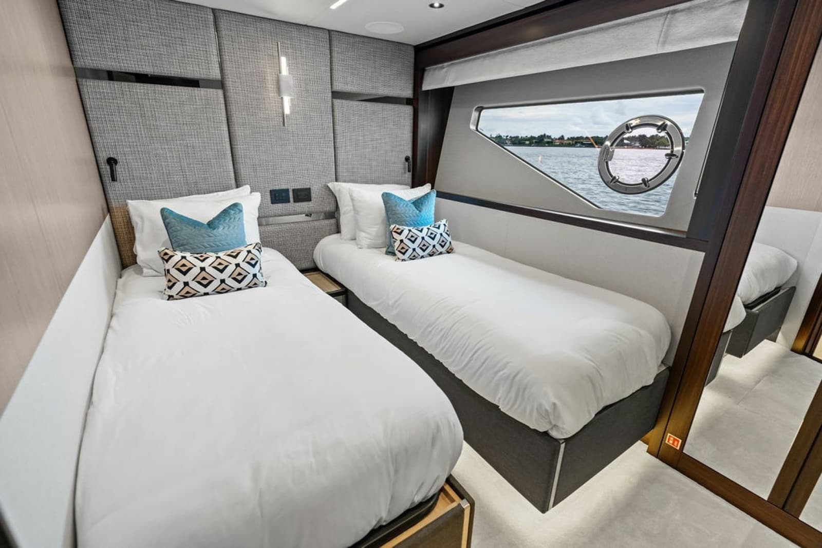 2026 Sunseeker 88 Yacht - Photo 90