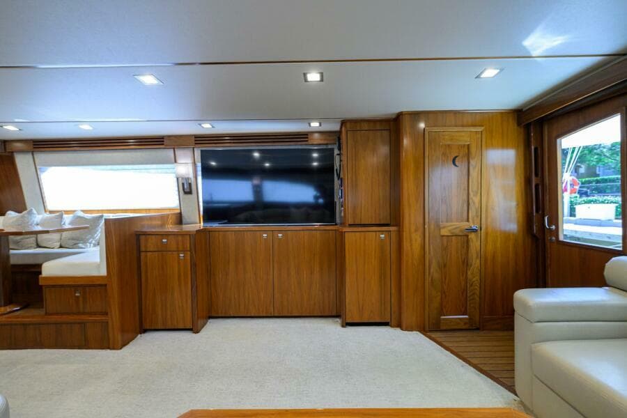 2019 Viking 80 Convertible - Photo 4