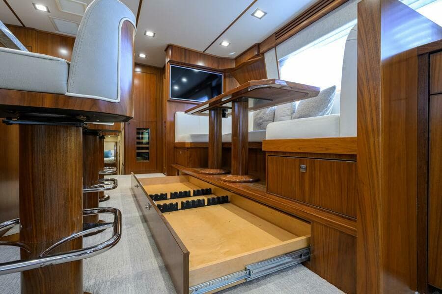 2019 Viking 80 Convertible - Photo 6
