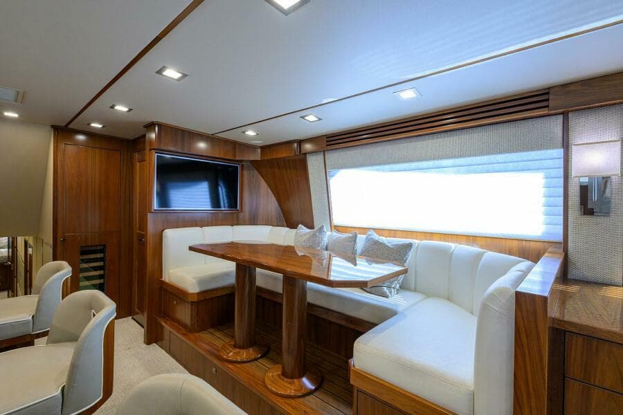 2019 Viking 80 Convertible - Photo 5
