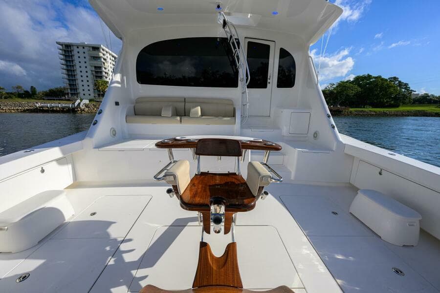 2019 Viking 80 Convertible - Photo 38