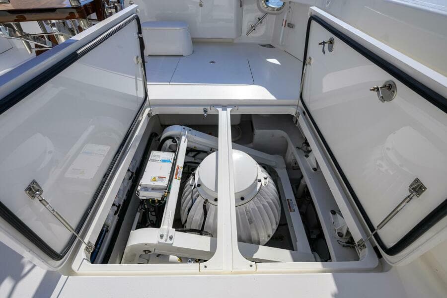 2019 Viking 80 Convertible - Photo 41