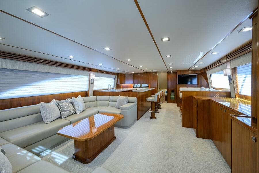 2019 Viking 80 Convertible - Photo 2