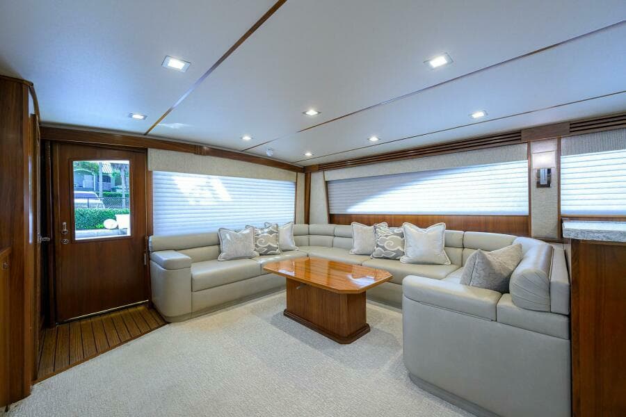 2019 Viking 80 Convertible - Photo 3