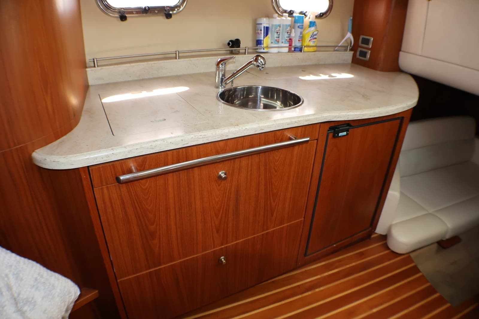 2009 Tiara Yachts 3500 Sovran - Photo 27
