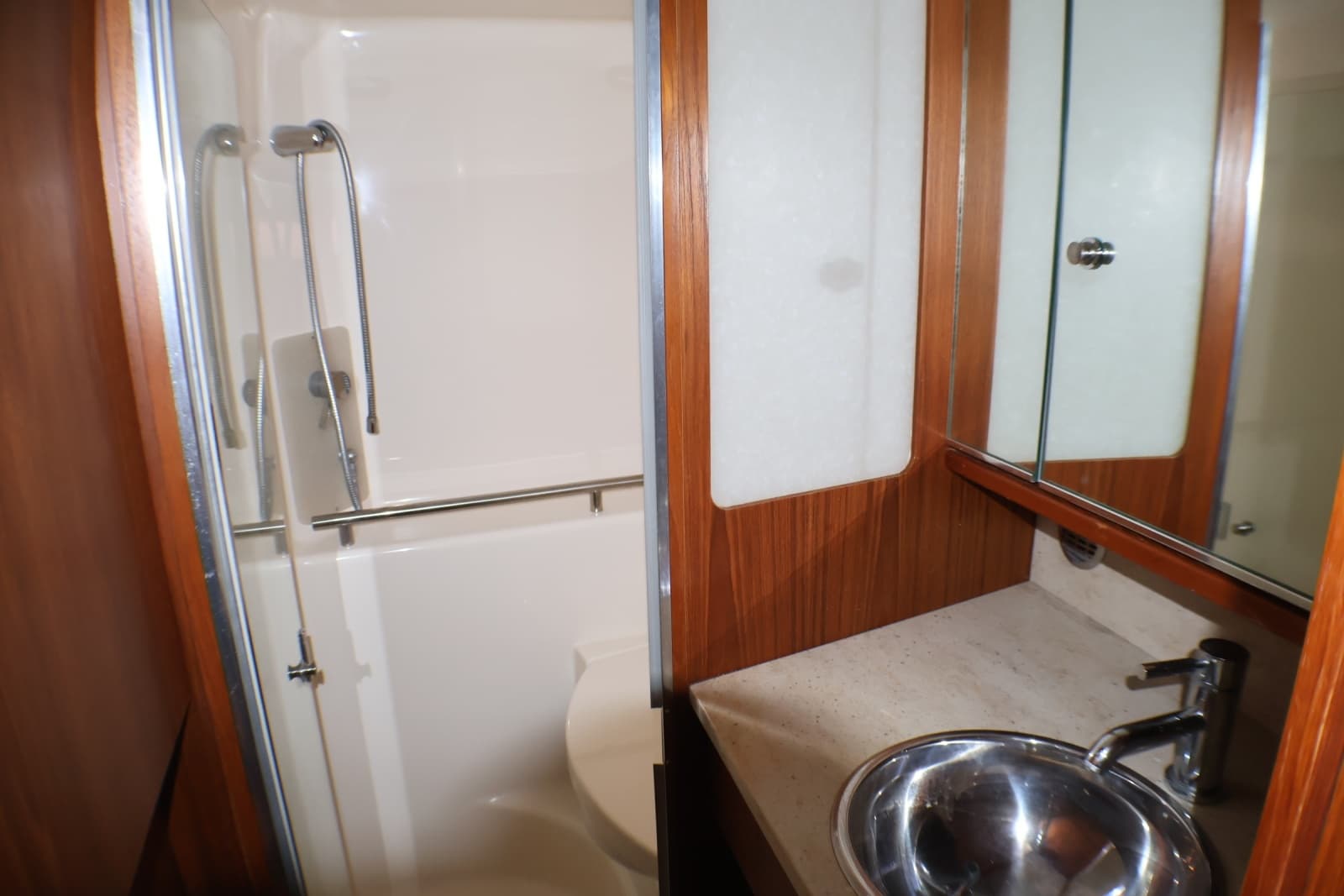 2009 Tiara Yachts 3500 Sovran - Photo 21
