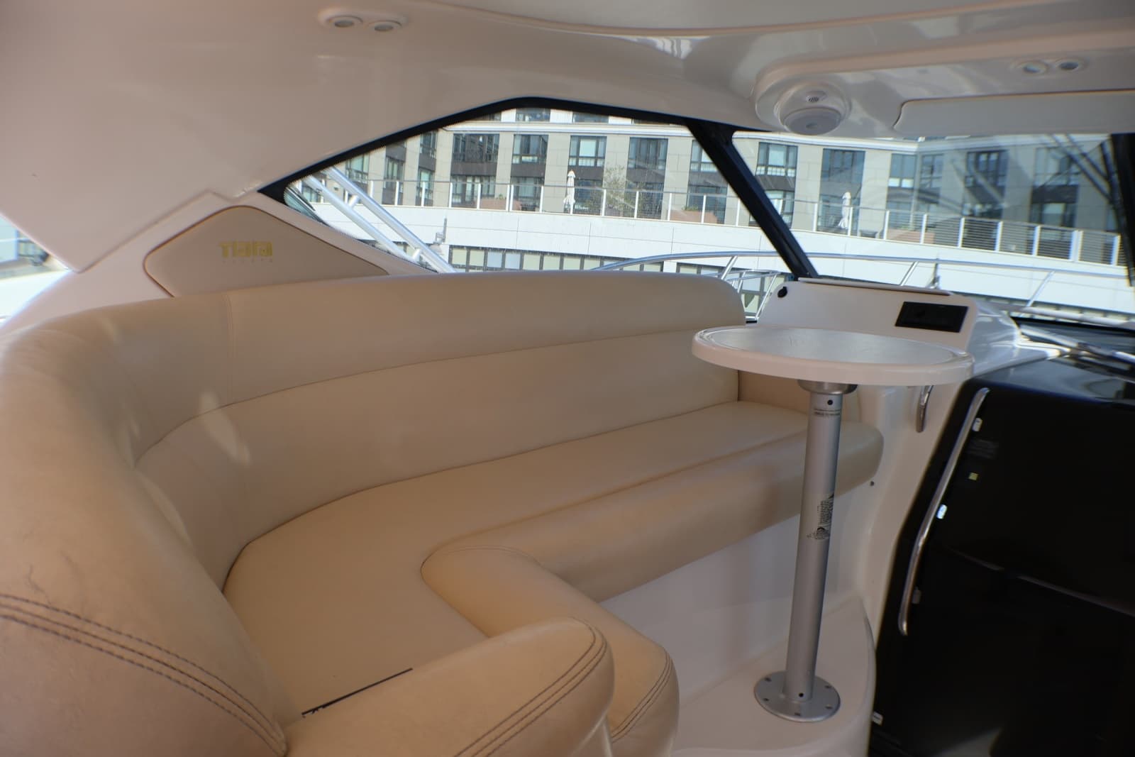2009 Tiara Yachts 3500 Sovran - Photo 11