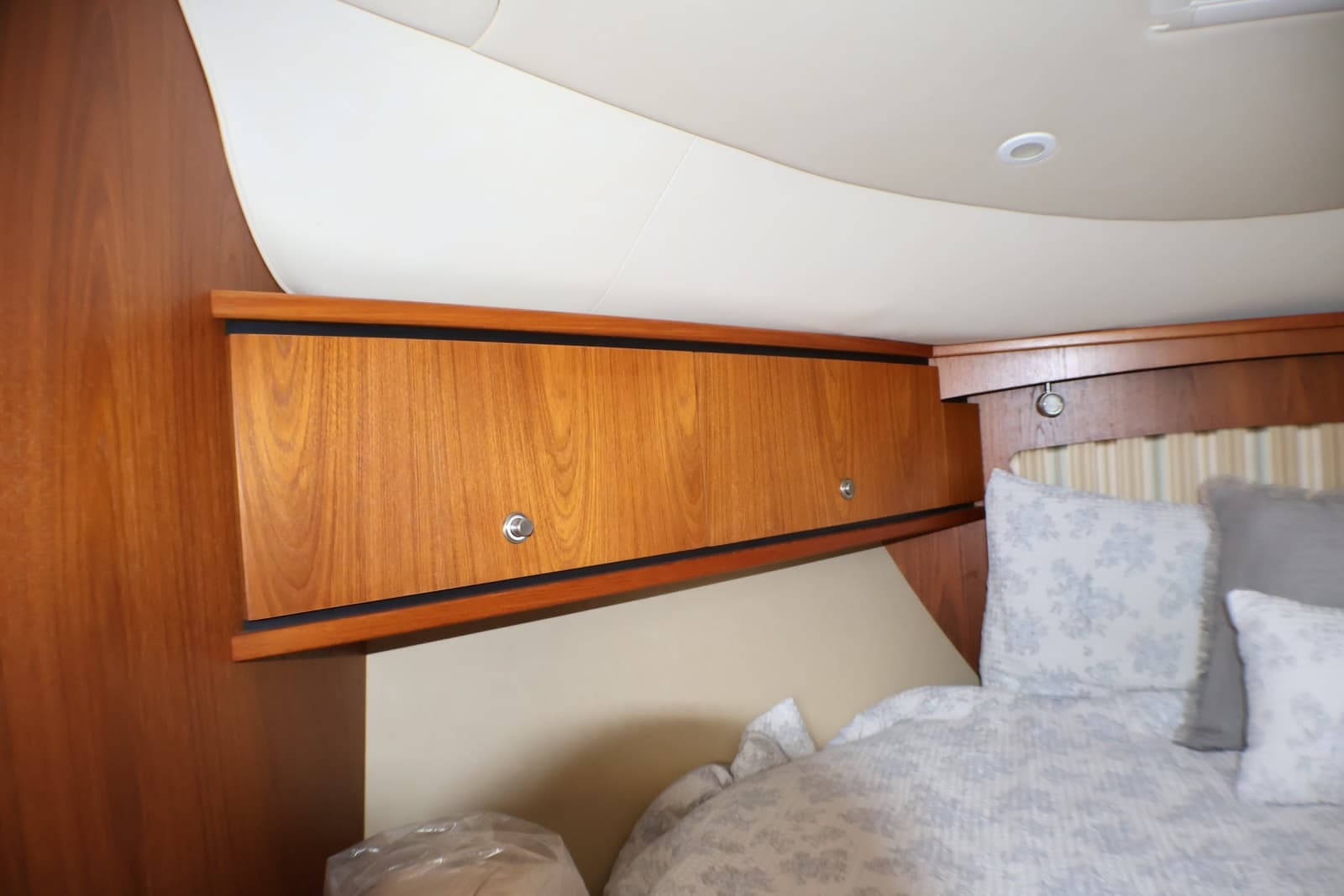 2009 Tiara Yachts 3500 Sovran - Photo 25
