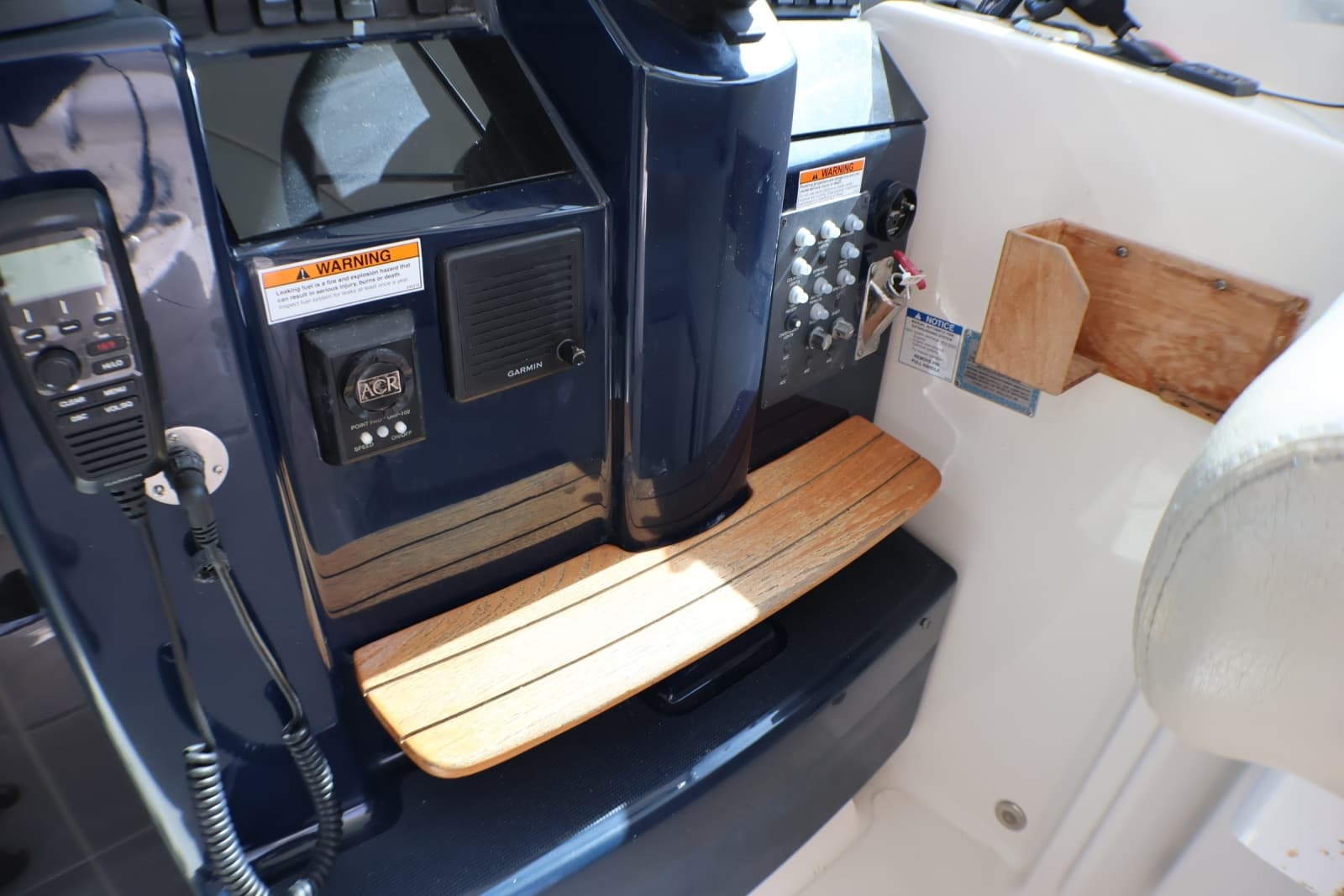 2009 Tiara Yachts 3500 Sovran - Photo 9