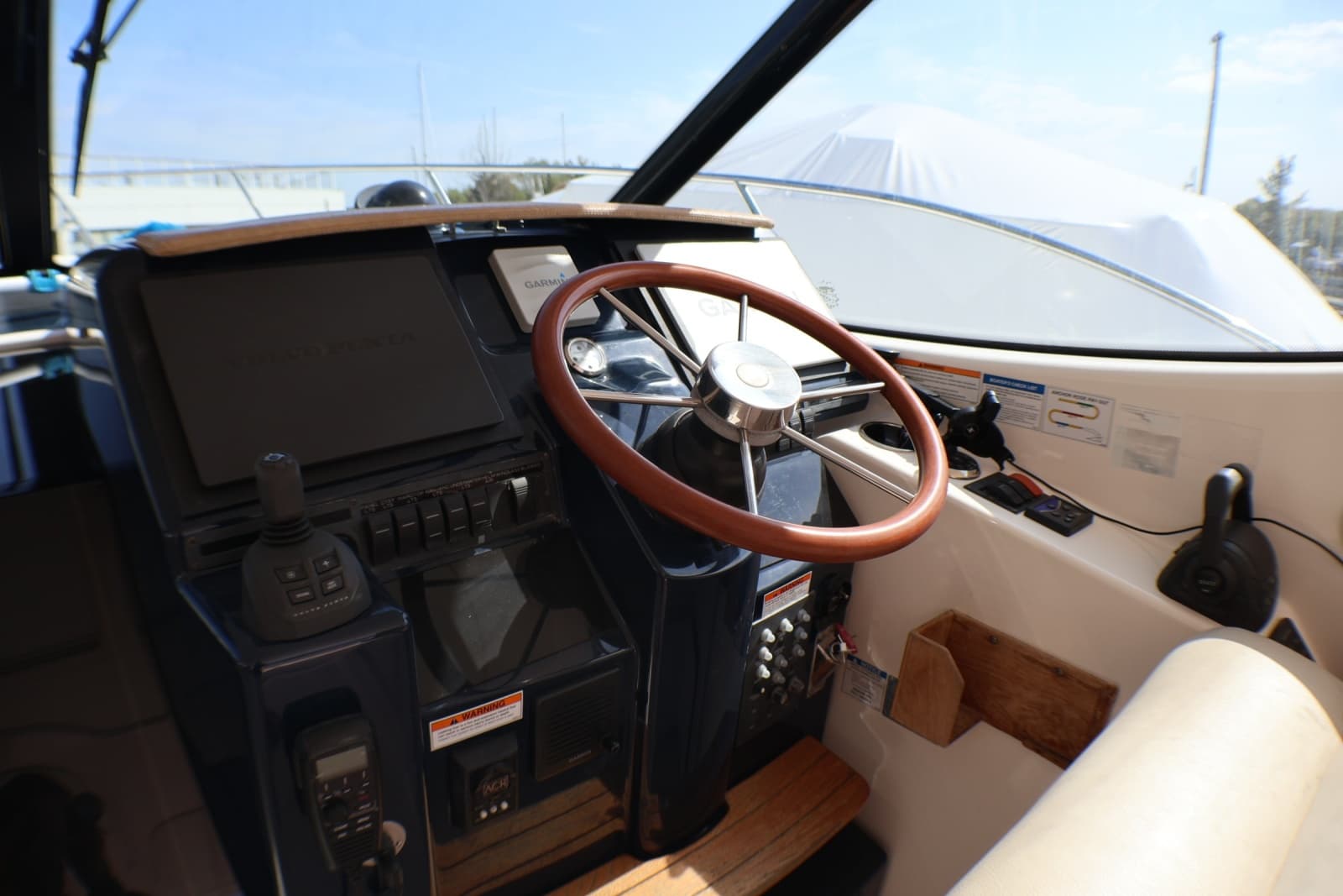 2009 Tiara Yachts 3500 Sovran - Photo 6