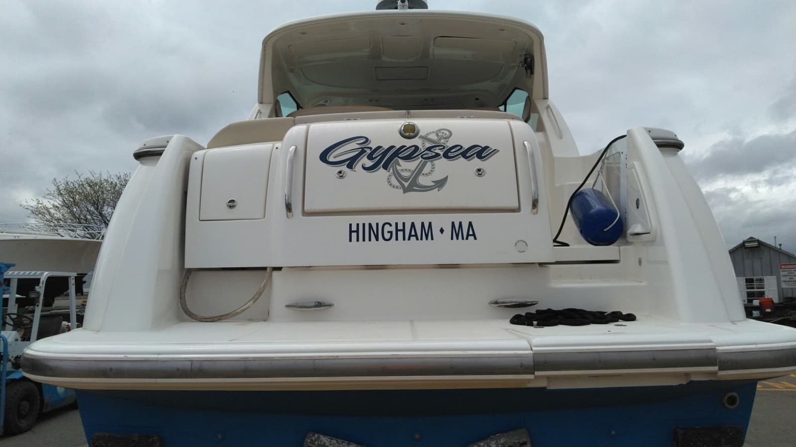 2009 Tiara Yachts 3500 Sovran - Photo 2