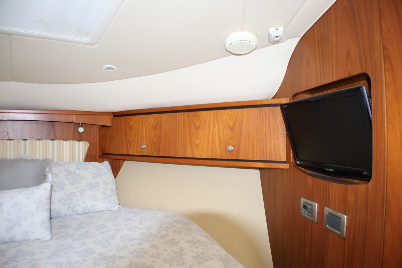 2009 Tiara Yachts 3500 Sovran - Photo 26