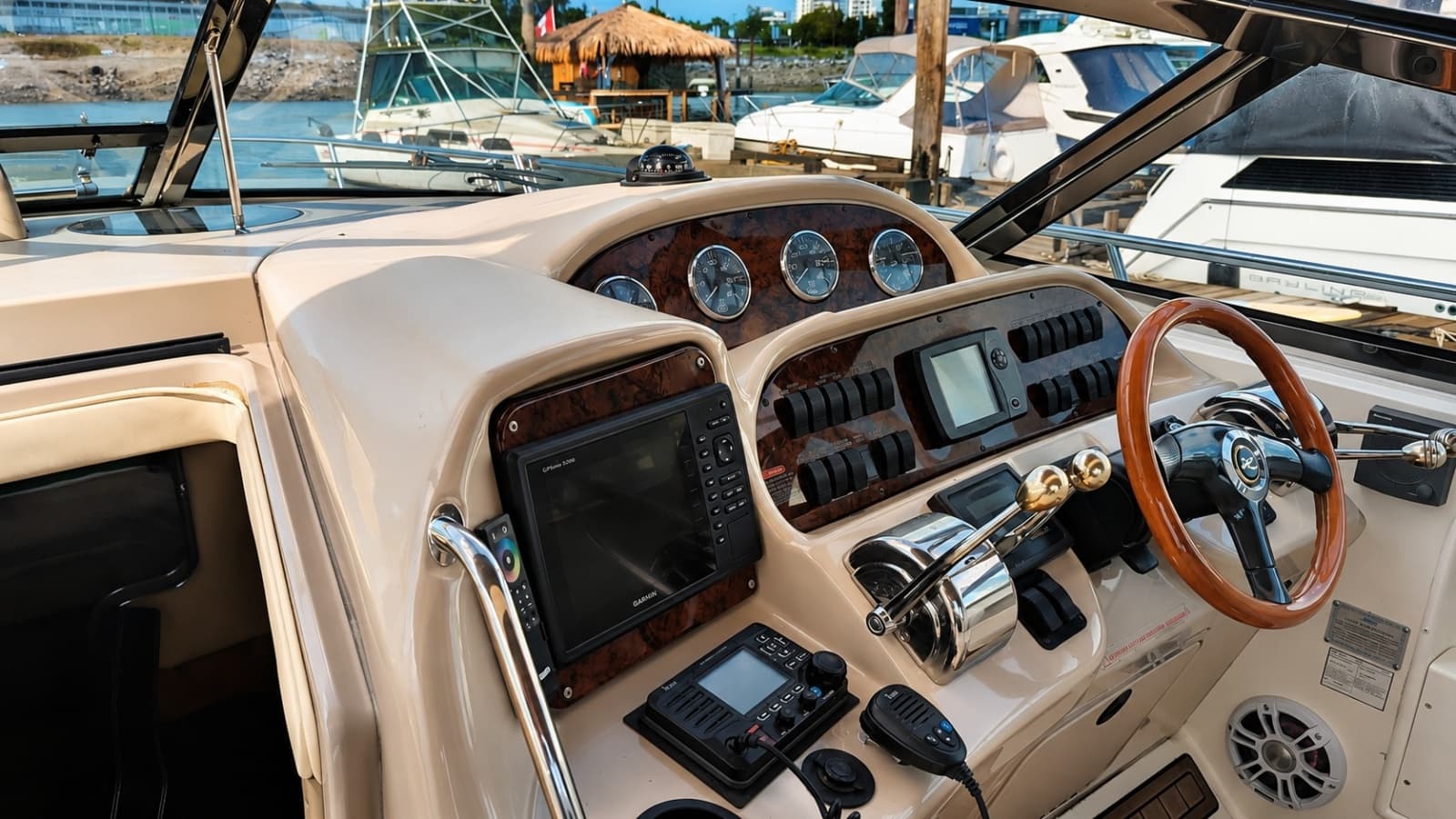 2004 Sea Ray 360 Sundancer - Photo 9