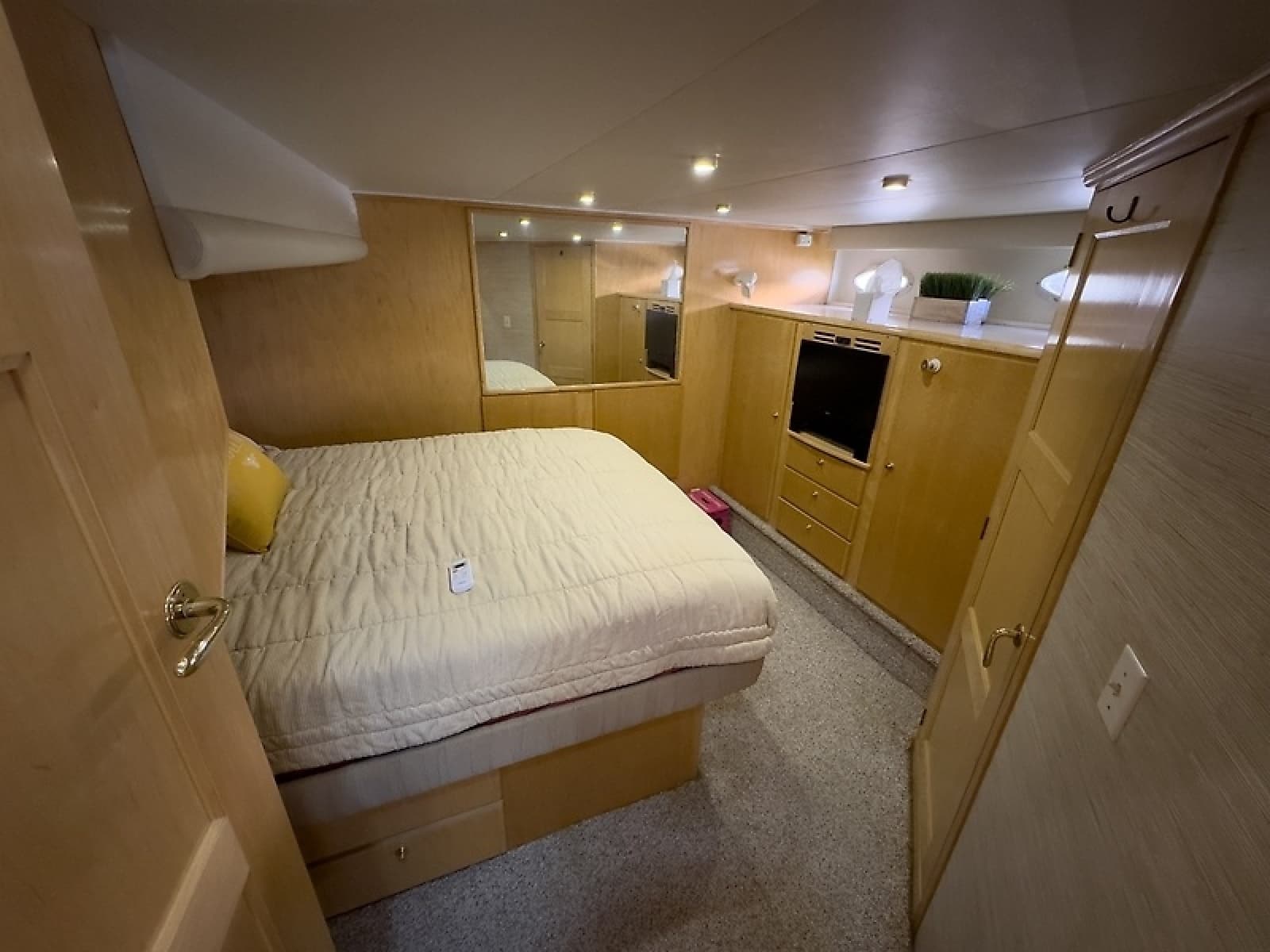 1999 Navigator 5300 - Photo 11