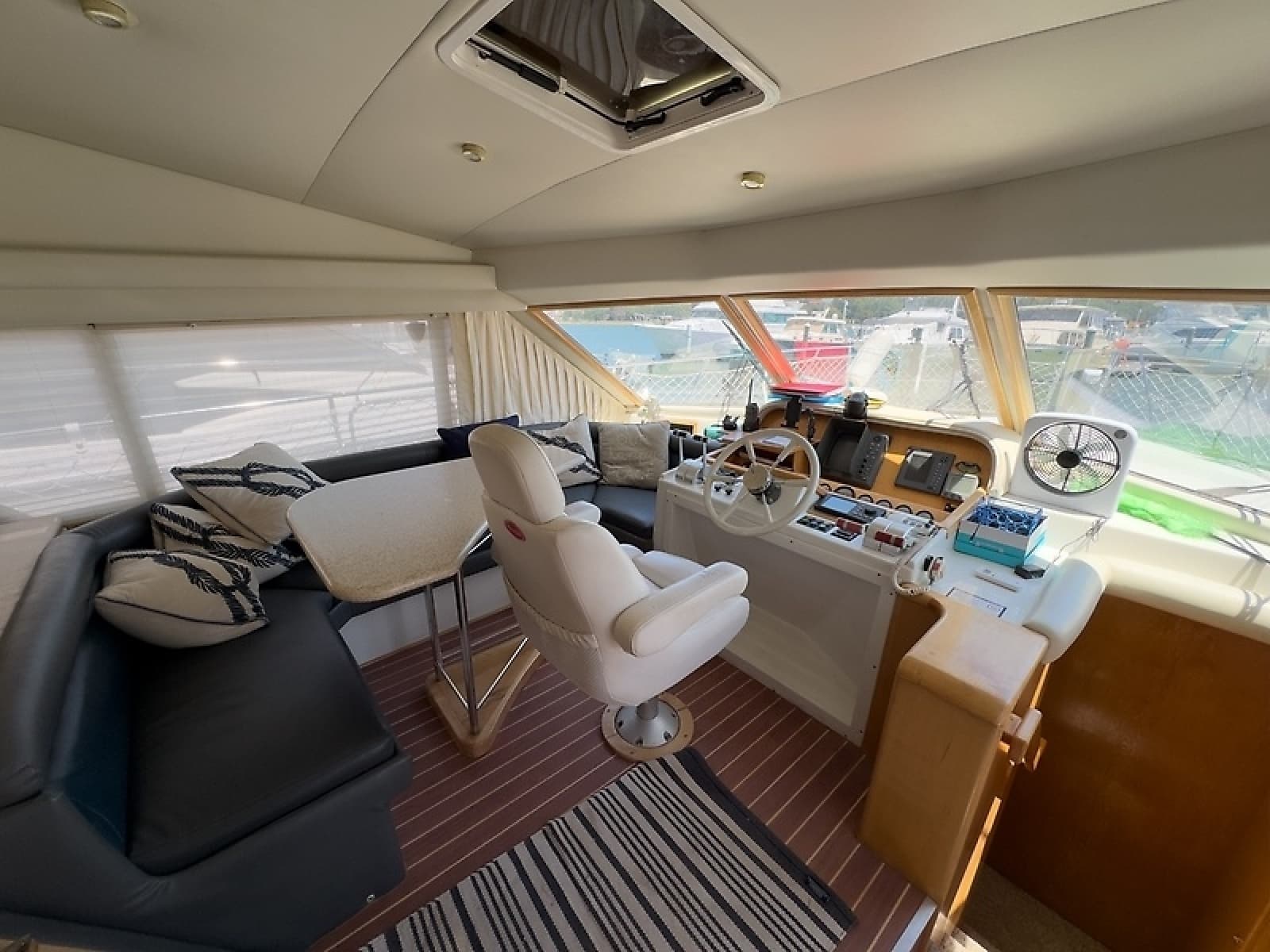1999 Navigator 5300 - Photo 10
