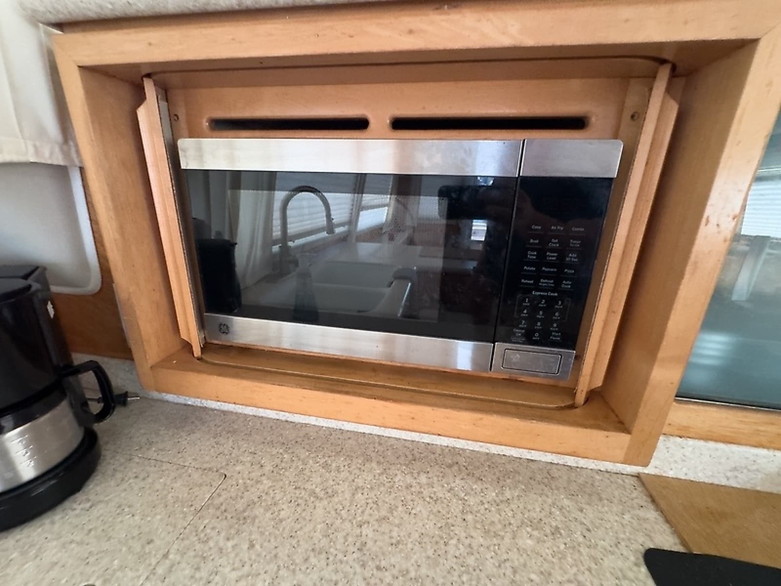 1999 Navigator 5300 - Photo 31