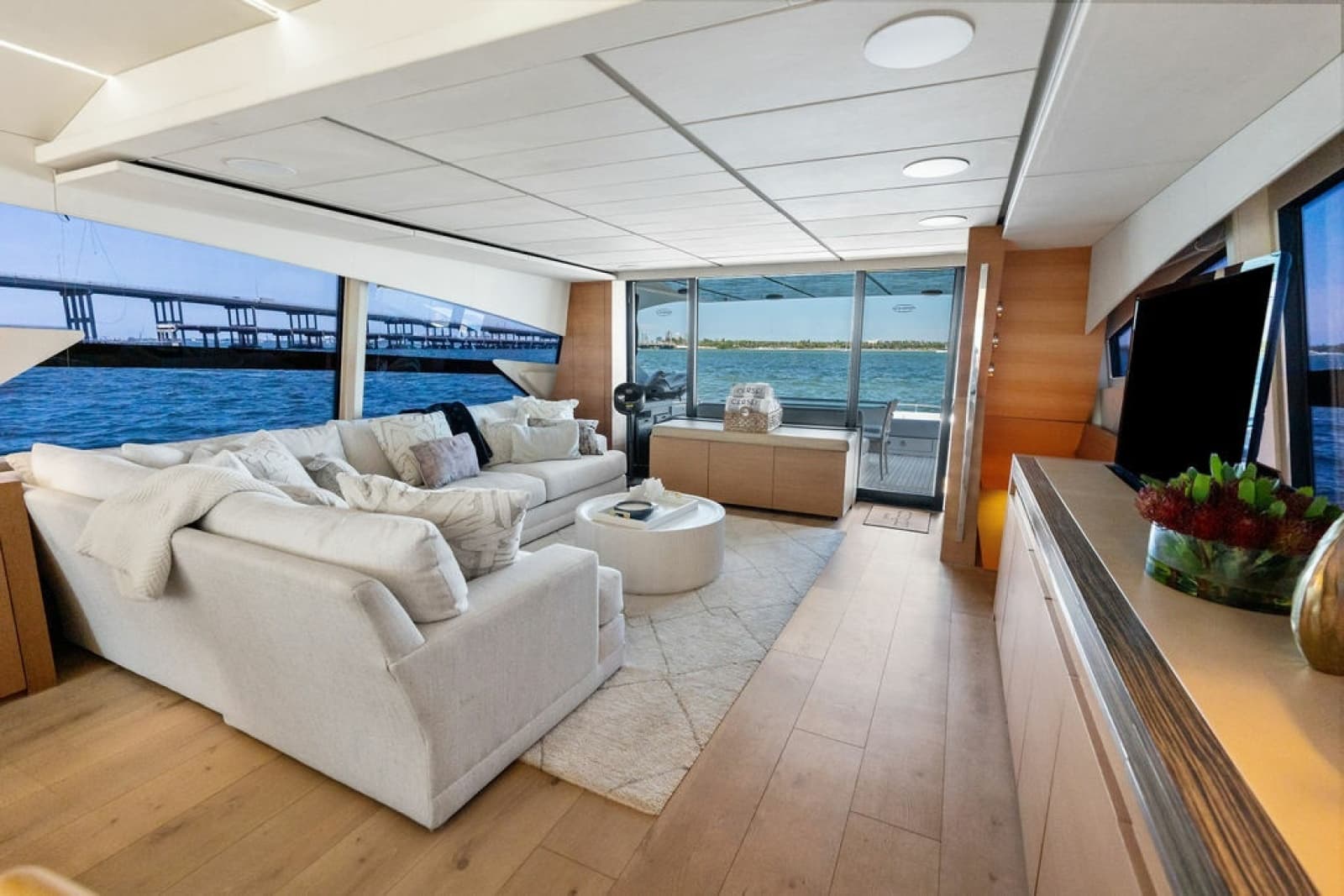 2012 Pershing 92 - Photo 26