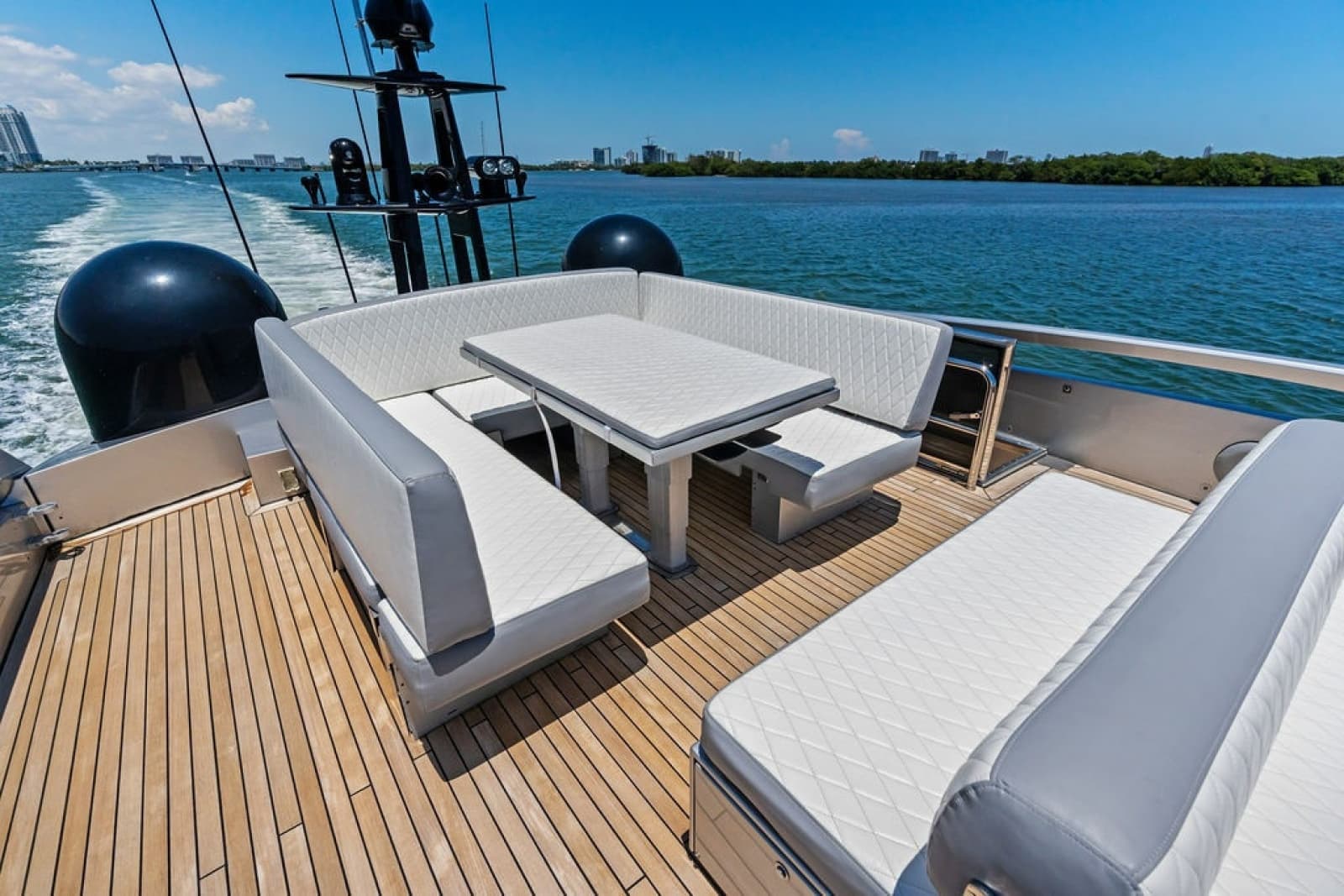 2012 Pershing 92 - Photo 10