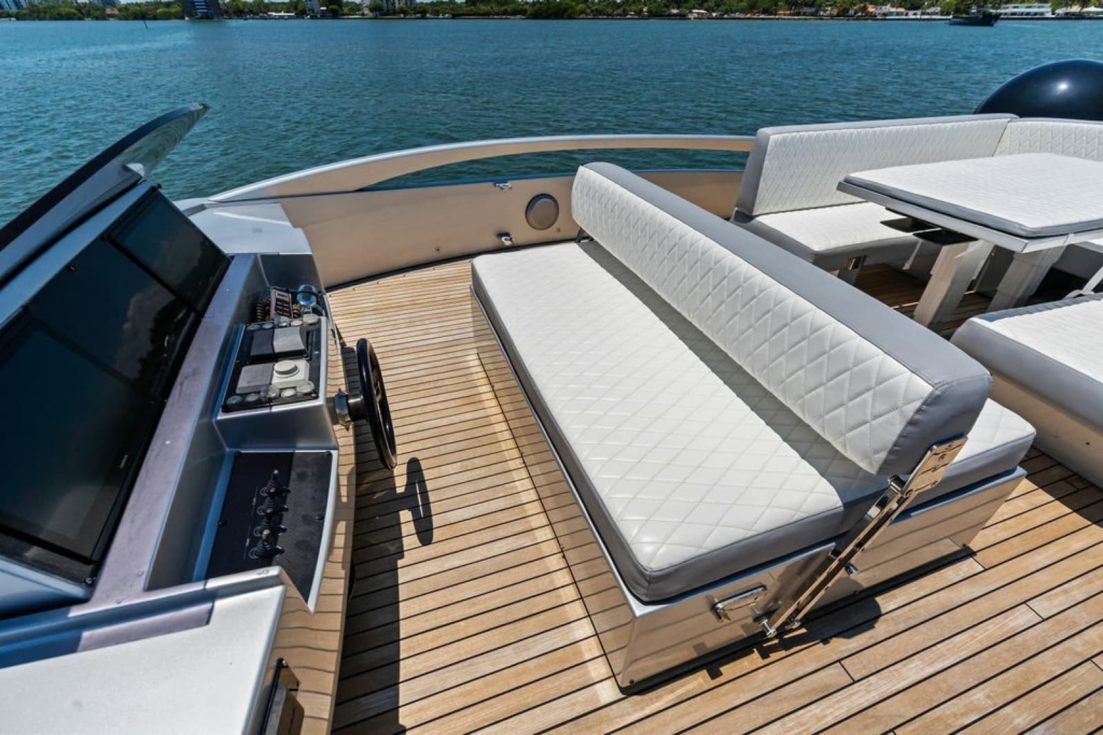 2012 Pershing 92 - Photo 7