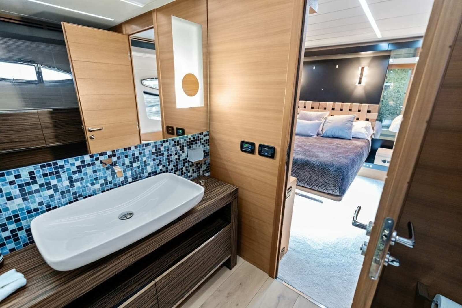 2012 Pershing 92 - Photo 34