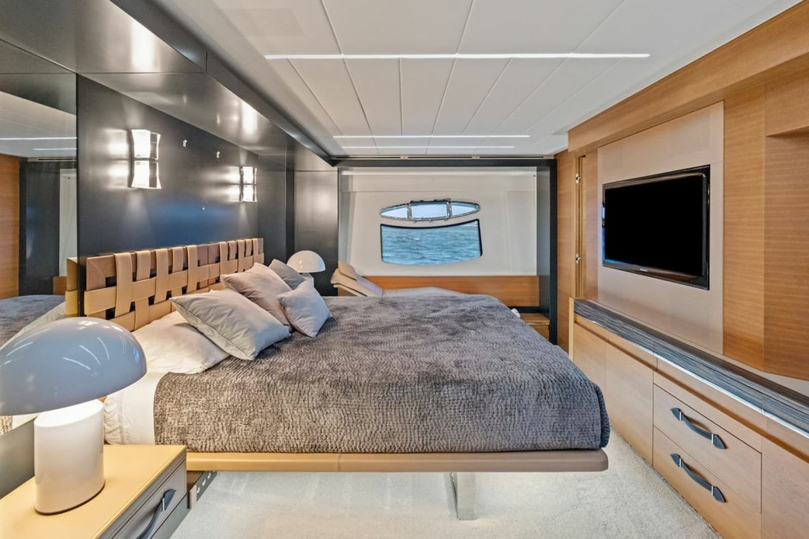 2012 Pershing 92 - Photo 28