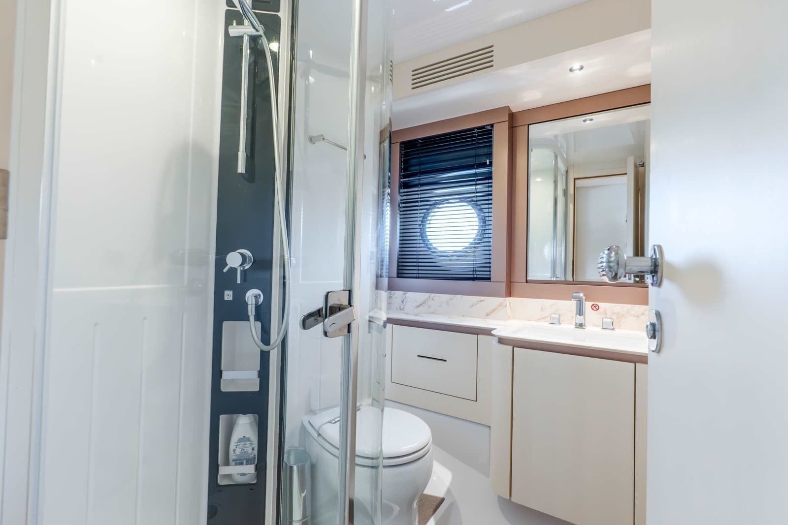 2023 Azimut Magellano 66 - Photo 14