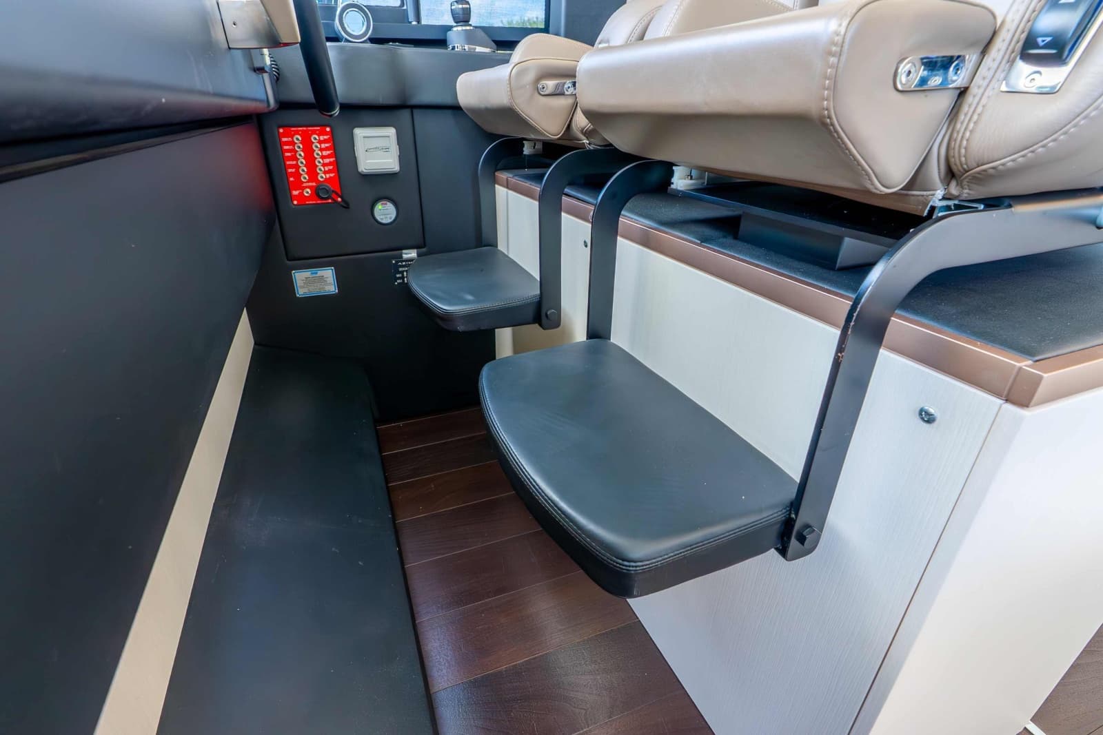 2023 Azimut Magellano 66 - Photo 40