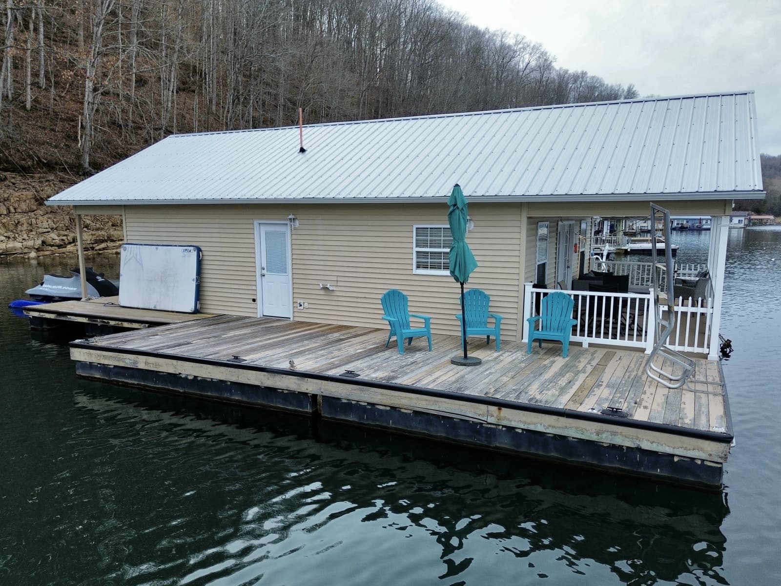 2002 Custom 23 x 31 Floating Cabin - Approx 729sqft - Photo 143