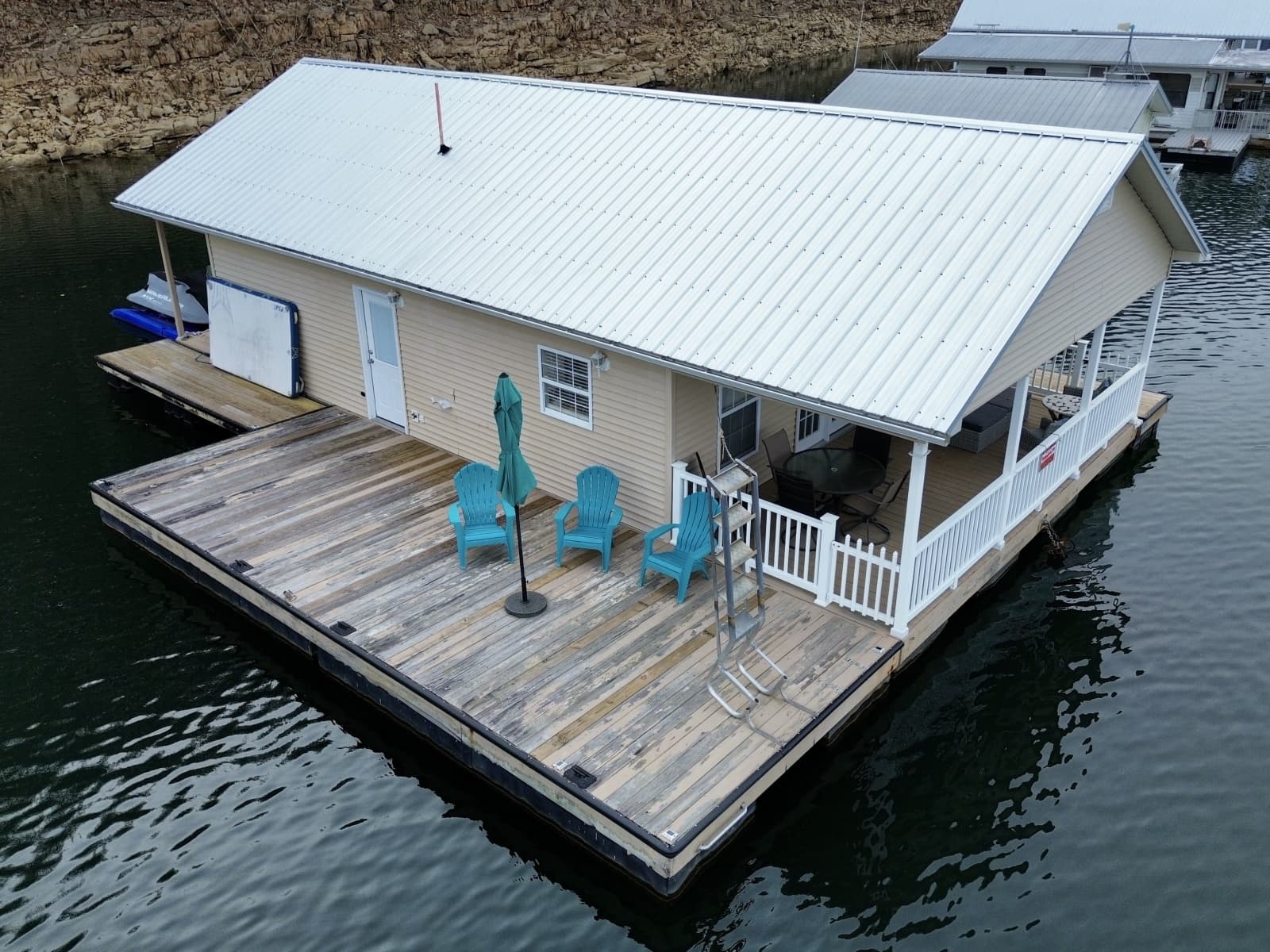 2002 Custom 23 x 31 Floating Cabin - Approx 729sqft - Photo 145