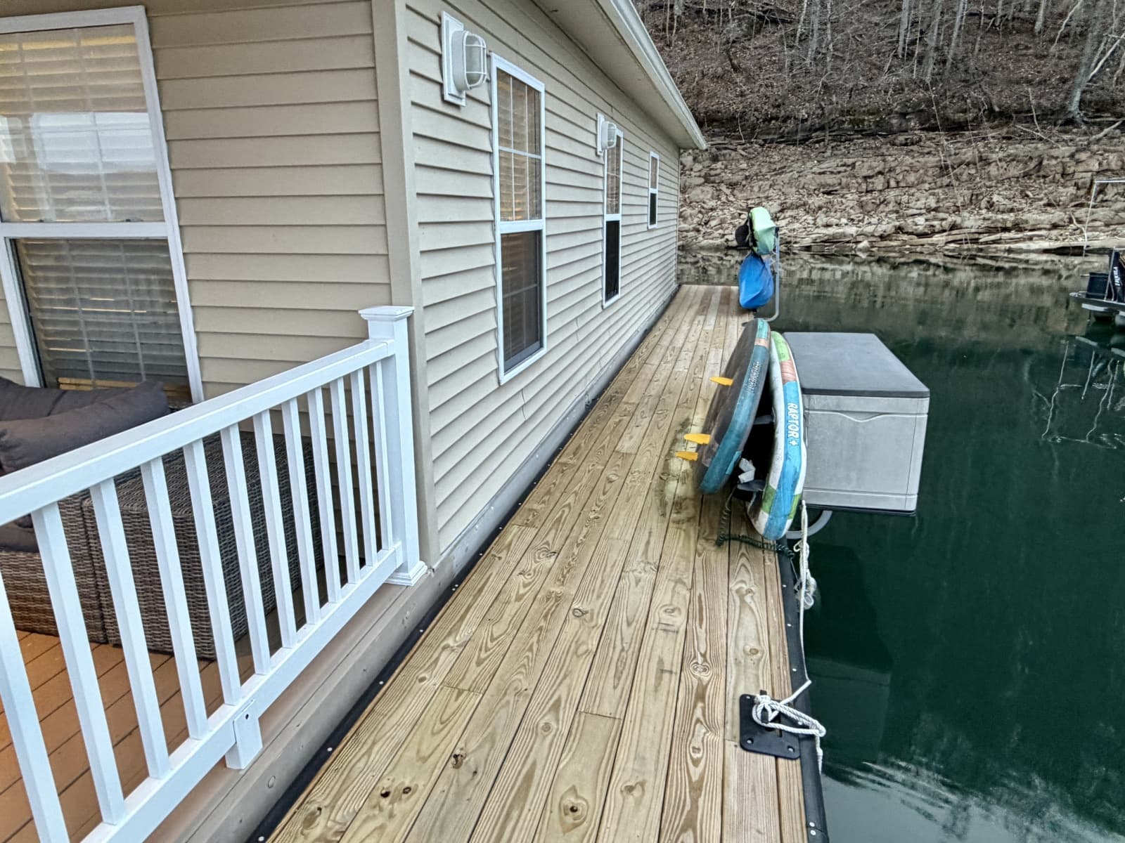 2002 Custom 23 x 31 Floating Cabin - Approx 729sqft - Photo 114
