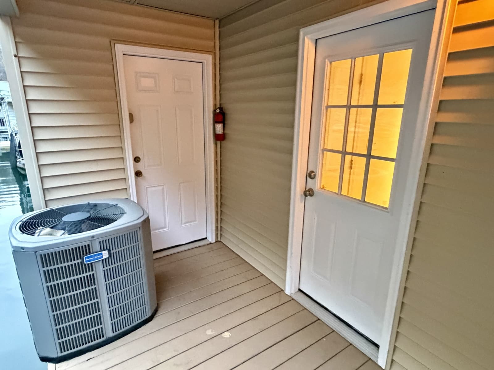2002 Custom 23 x 31 Floating Cabin - Approx 729sqft - Photo 88