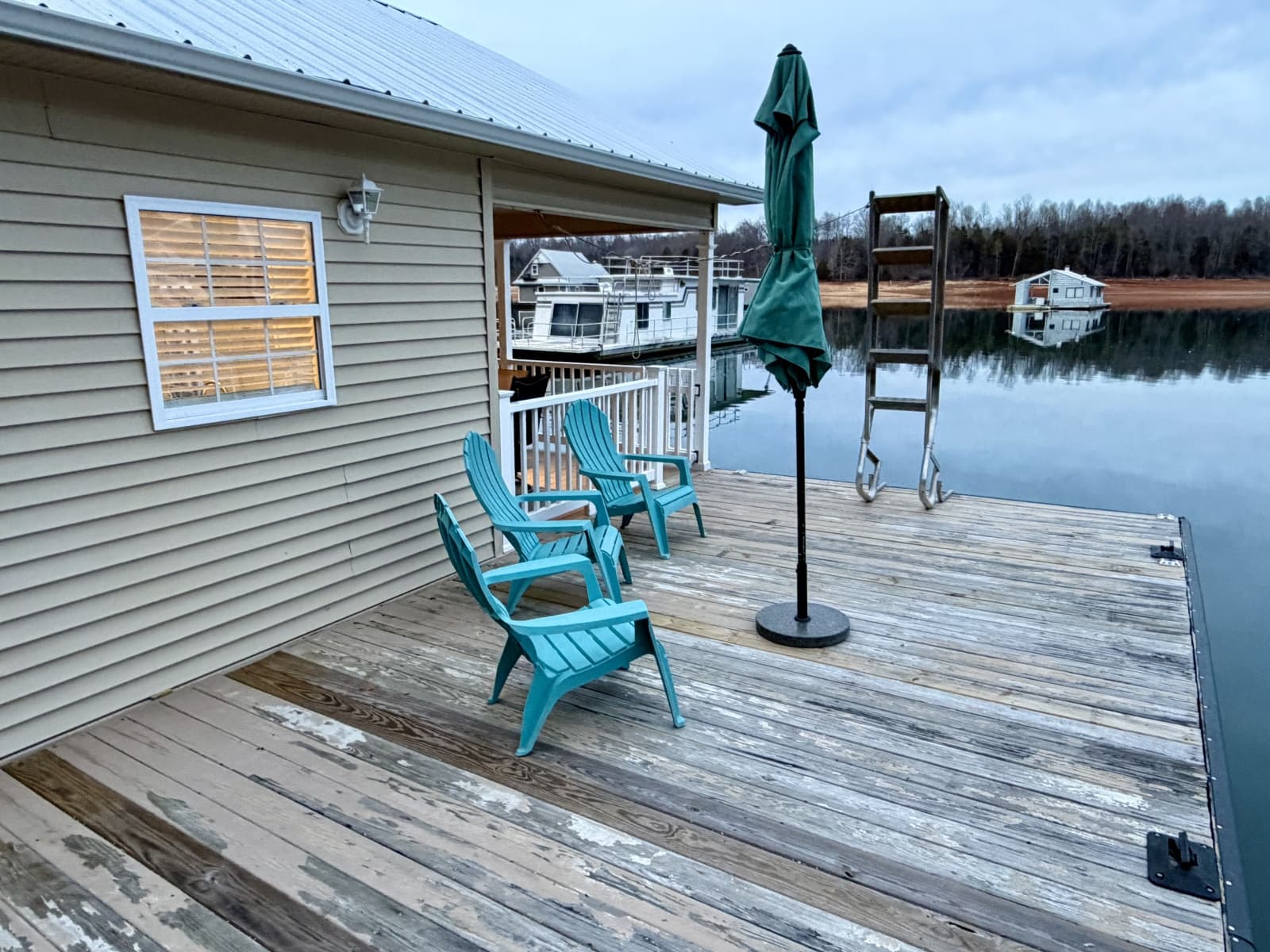 2002 Custom 23 x 31 Floating Cabin - Approx 729sqft - Photo 107
