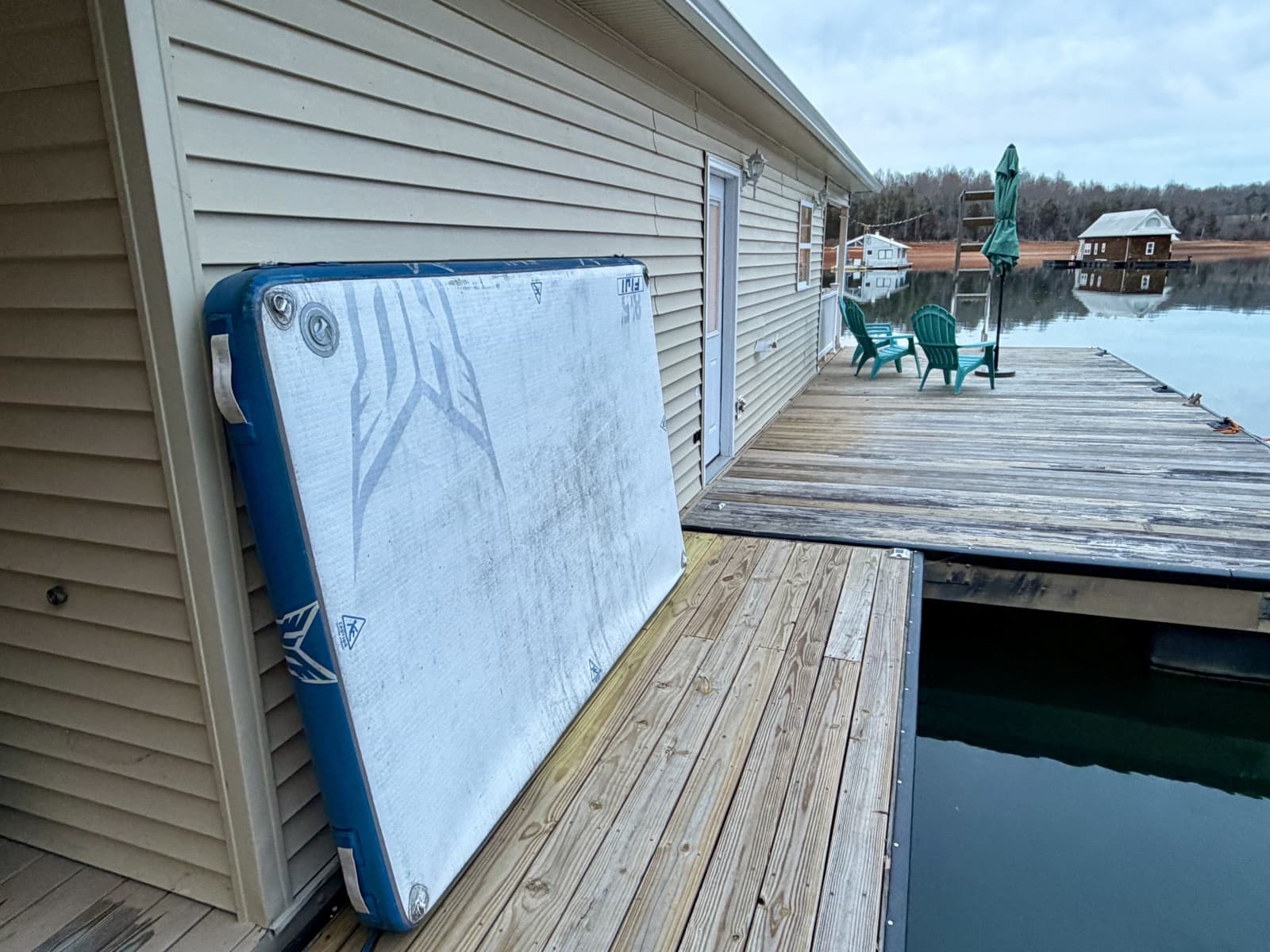 2002 Custom 23 x 31 Floating Cabin - Approx 729sqft - Photo 103