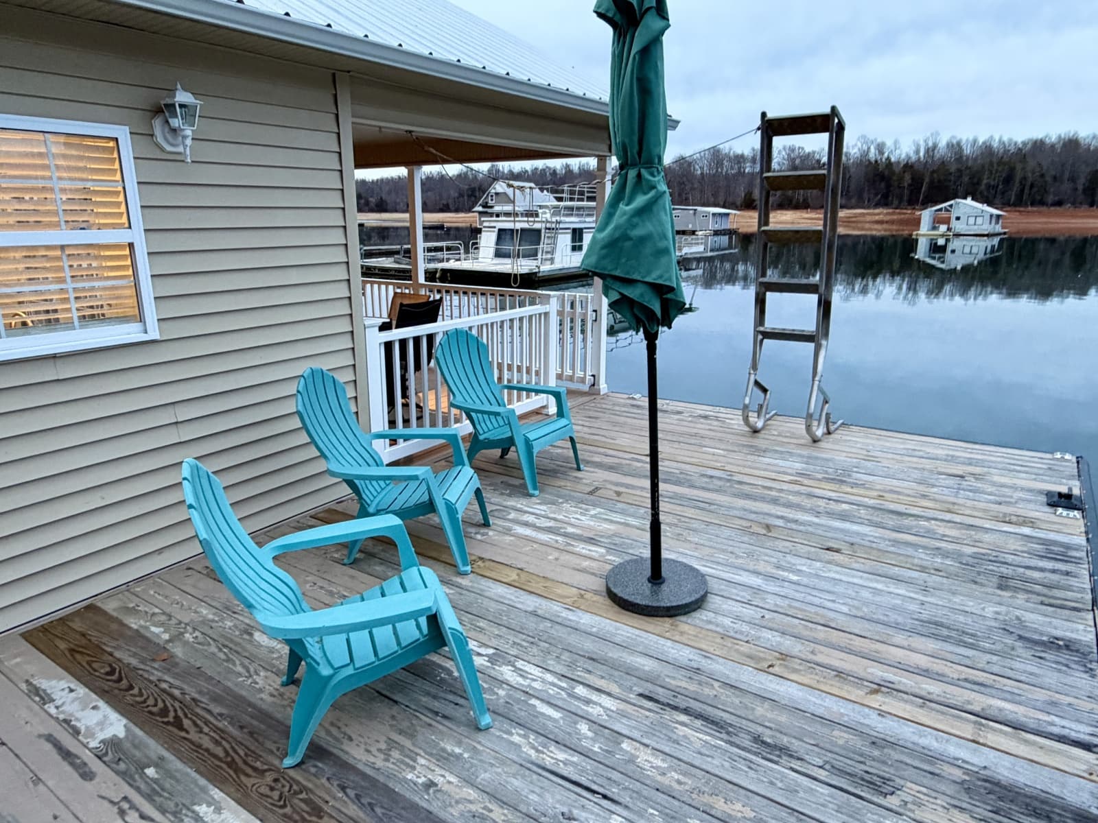 2002 Custom 23 x 31 Floating Cabin - Approx 729sqft - Photo 111