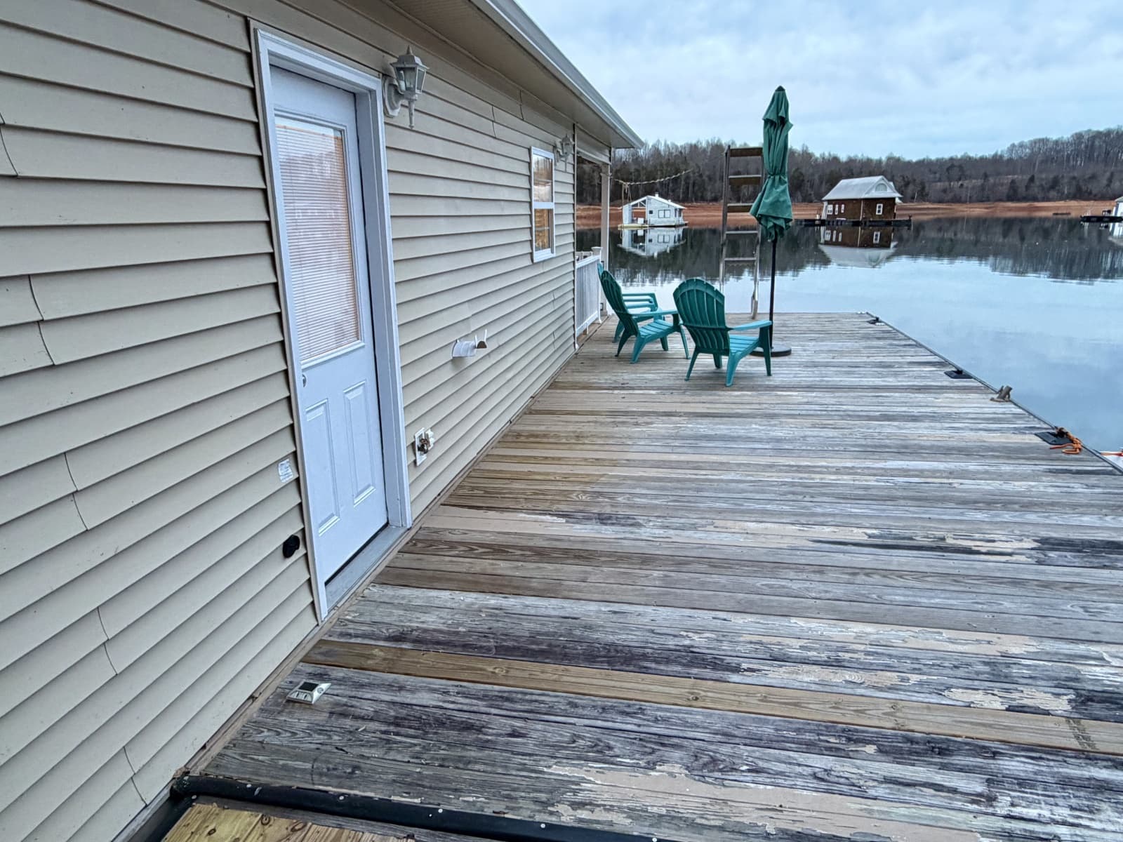 2002 Custom 23 x 31 Floating Cabin - Approx 729sqft - Photo 104