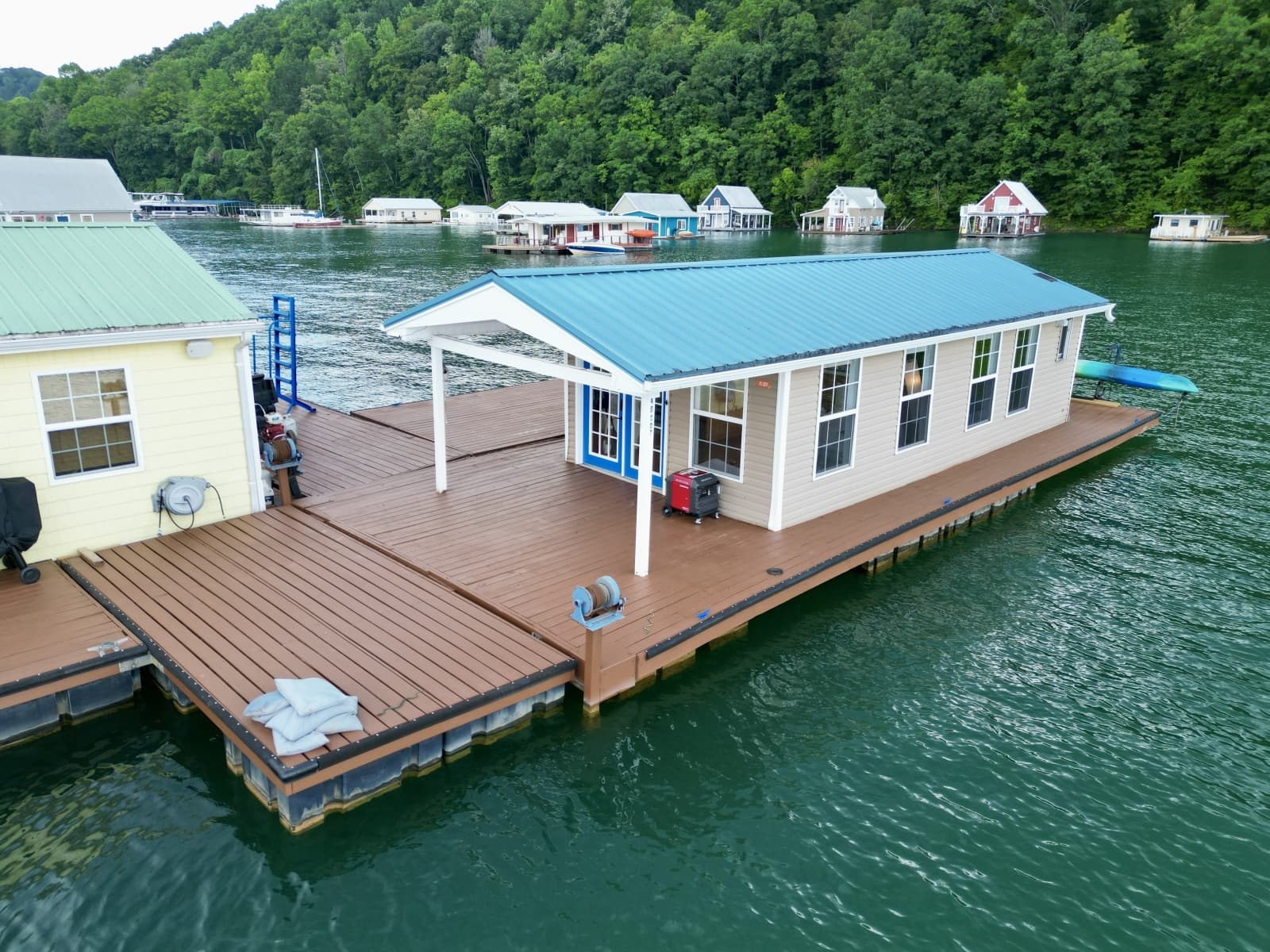 2008 Custom 13 x 29 Floating Cabin Approx 377sqft - Photo 1