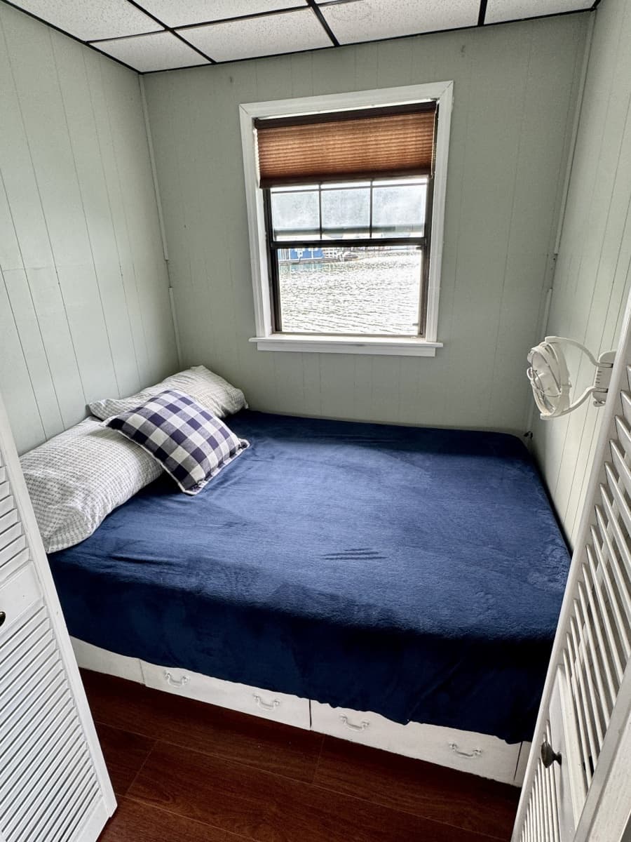 1978 Custom 18 x 24 Off-Grid Floating Cabin Approx 385sqft - Photo 35
