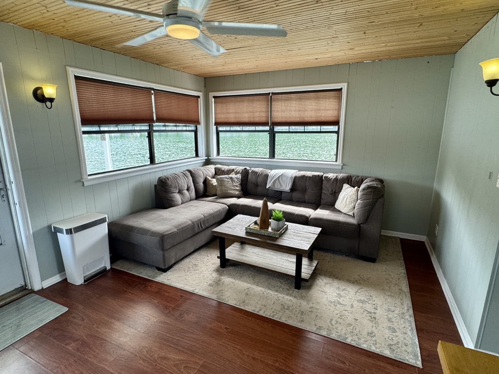 1978 Custom 18 x 24 Off-Grid Floating Cabin Approx 385sqft - Photo 23