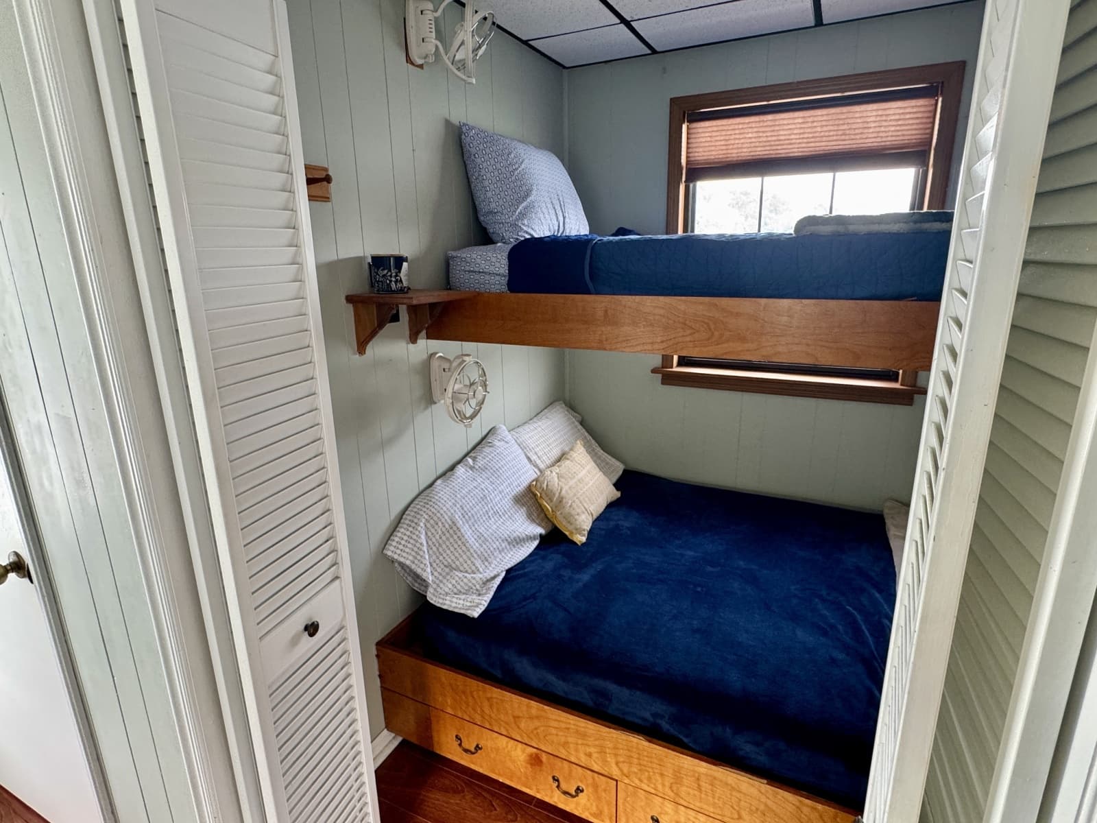 1978 Custom 18 x 24 Off-Grid Floating Cabin Approx 385sqft - Photo 27