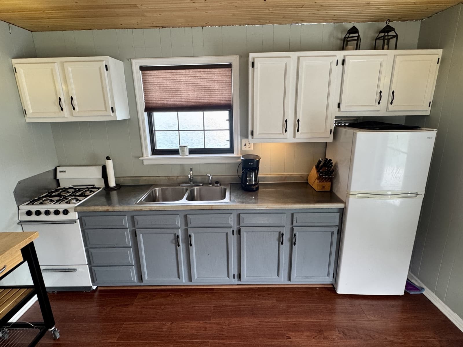 1978 Custom 18 x 24 Off-Grid Floating Cabin Approx 385sqft - Photo 20