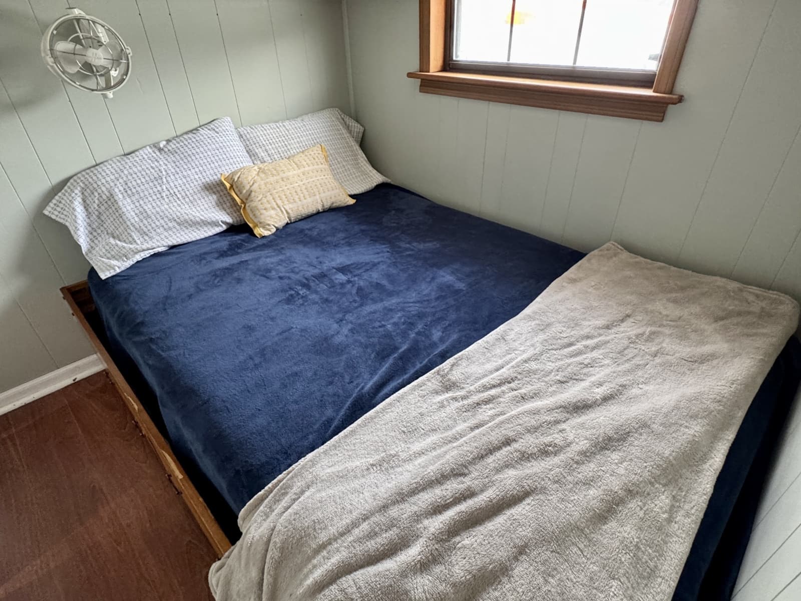 1978 Custom 18 x 24 Off-Grid Floating Cabin Approx 385sqft - Photo 30