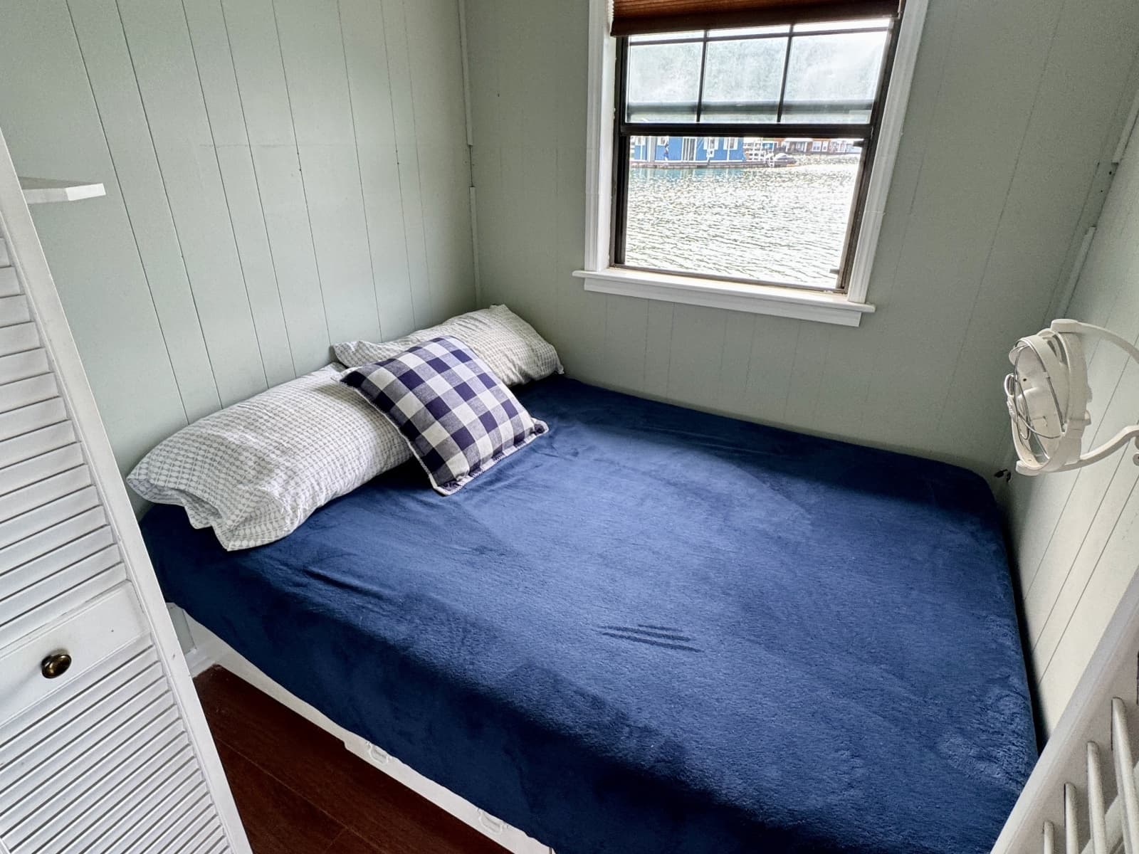 1978 Custom 18 x 24 Off-Grid Floating Cabin Approx 385sqft - Photo 36