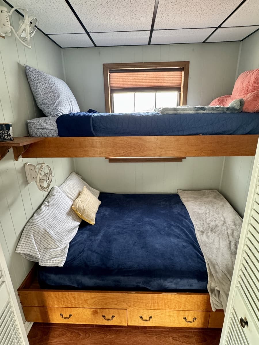 1978 Custom 18 x 24 Off-Grid Floating Cabin Approx 385sqft - Photo 28