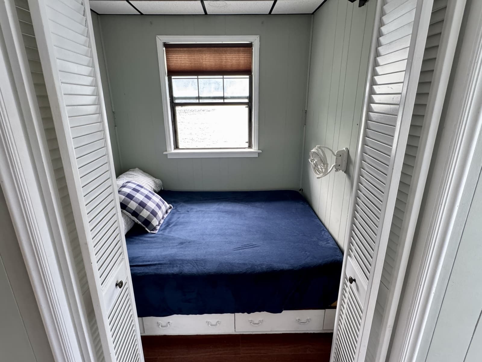 1978 Custom 18 x 24 Off-Grid Floating Cabin Approx 385sqft - Photo 34