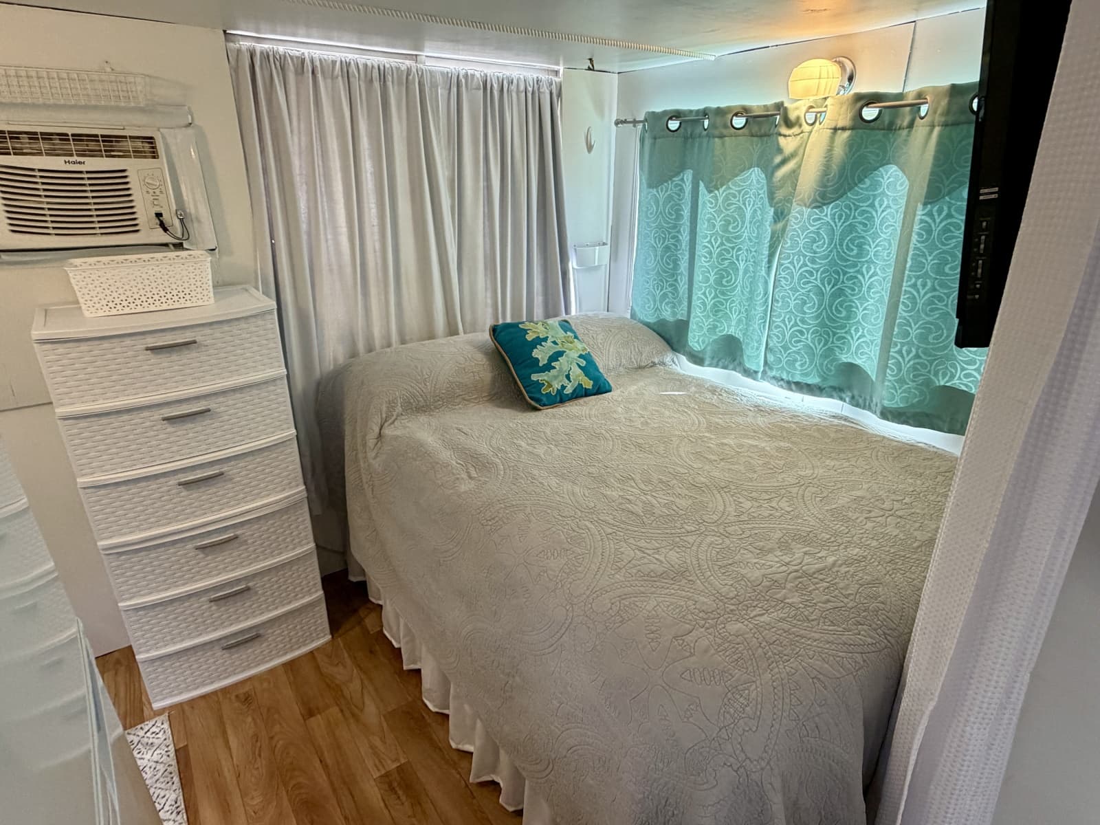1969 Custom 9 x 27 Floating Cabin - 1969 Drift-R-Cruz - 238sqft - Photo 41