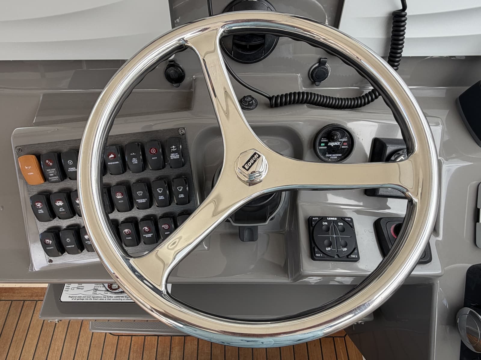 2016 Pursuit SC 365i Sport Coupe - Photo 31