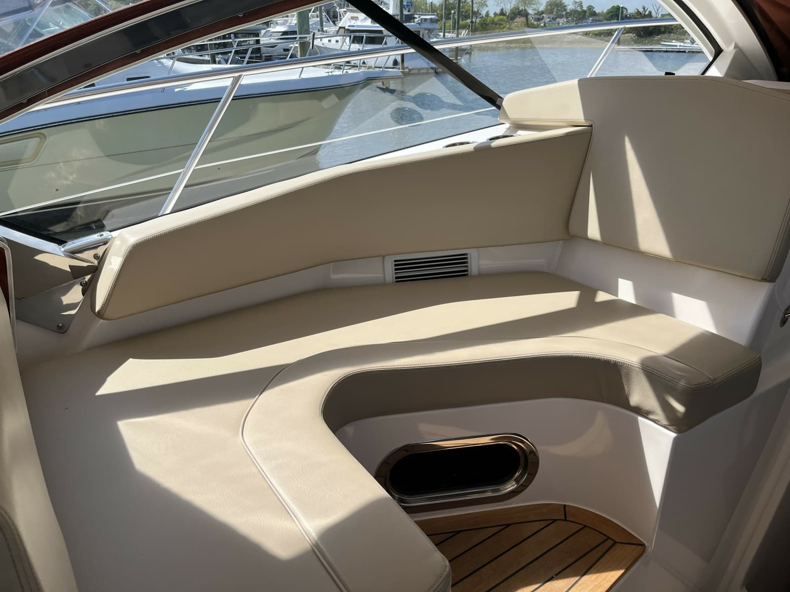 2016 Pursuit SC 365i Sport Coupe - Photo 5