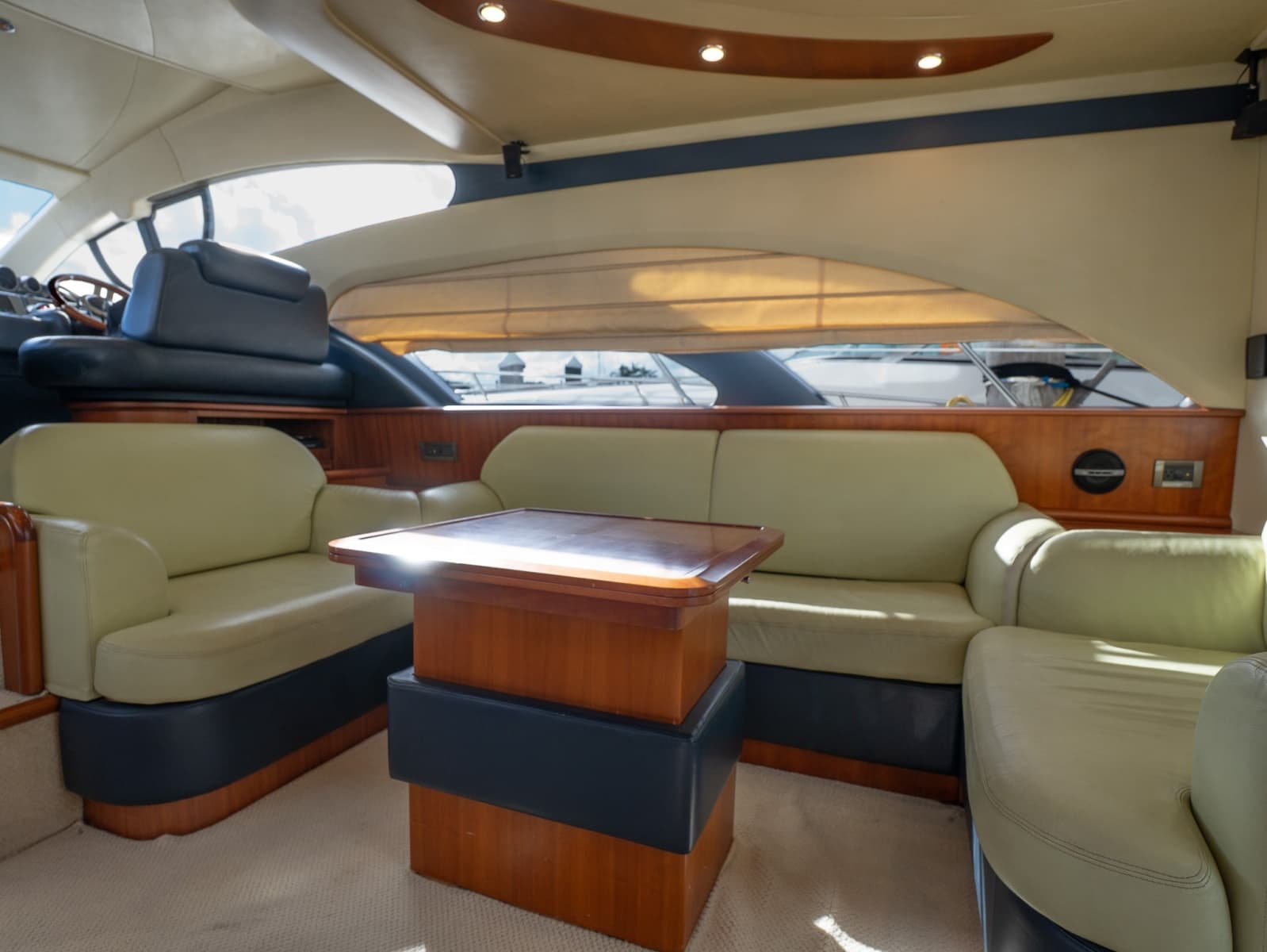 2008 Azimut 50 Flybridge - Photo 4