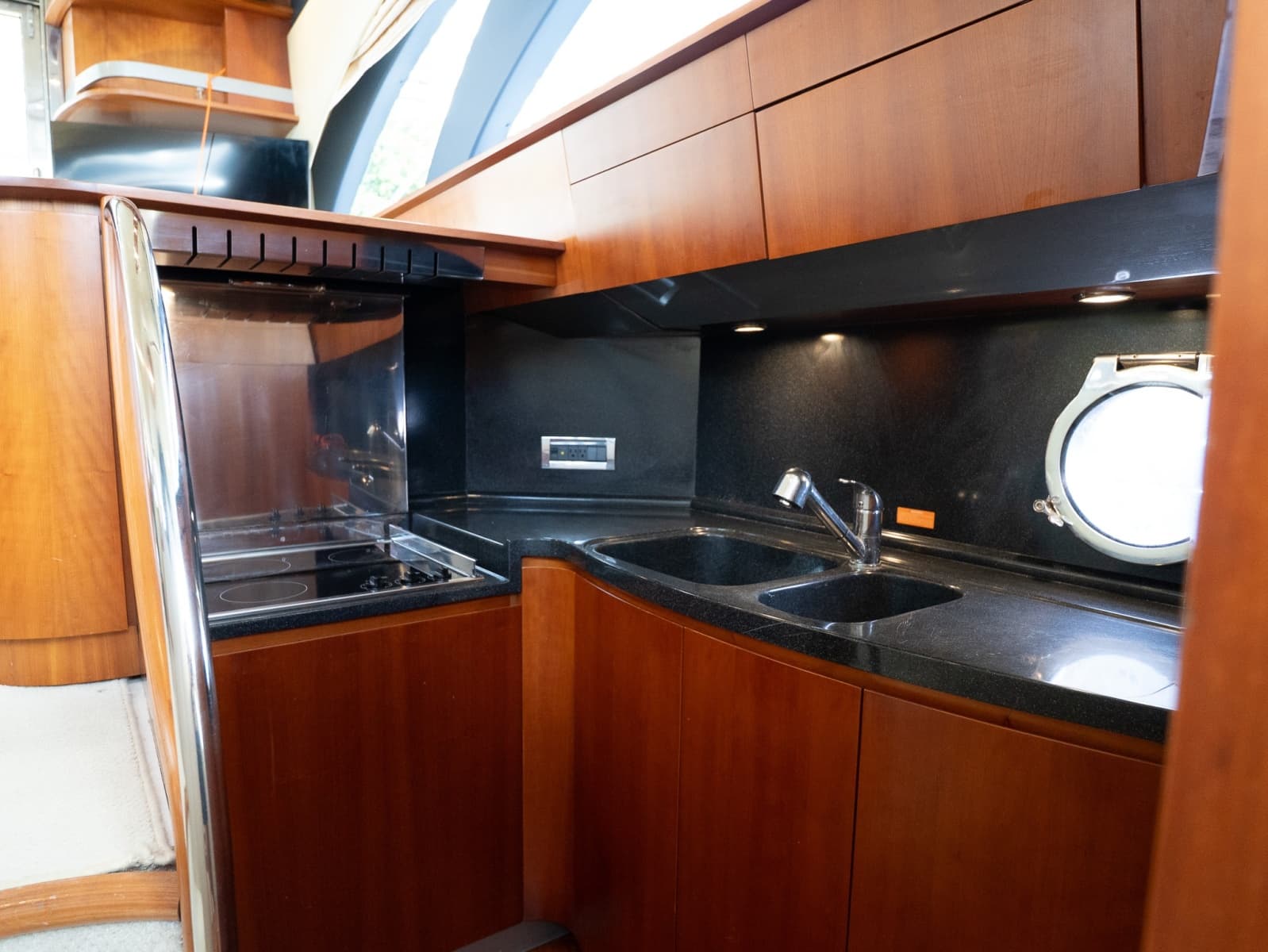 2008 Azimut 50 Flybridge - Photo 8