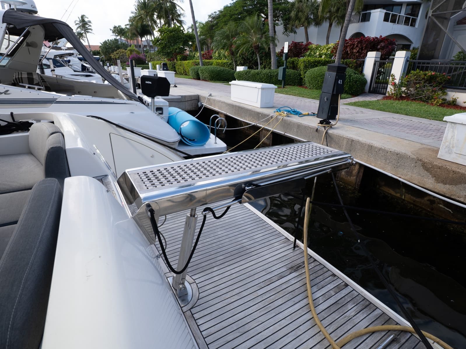 2008 Azimut 50 Flybridge - Photo 24